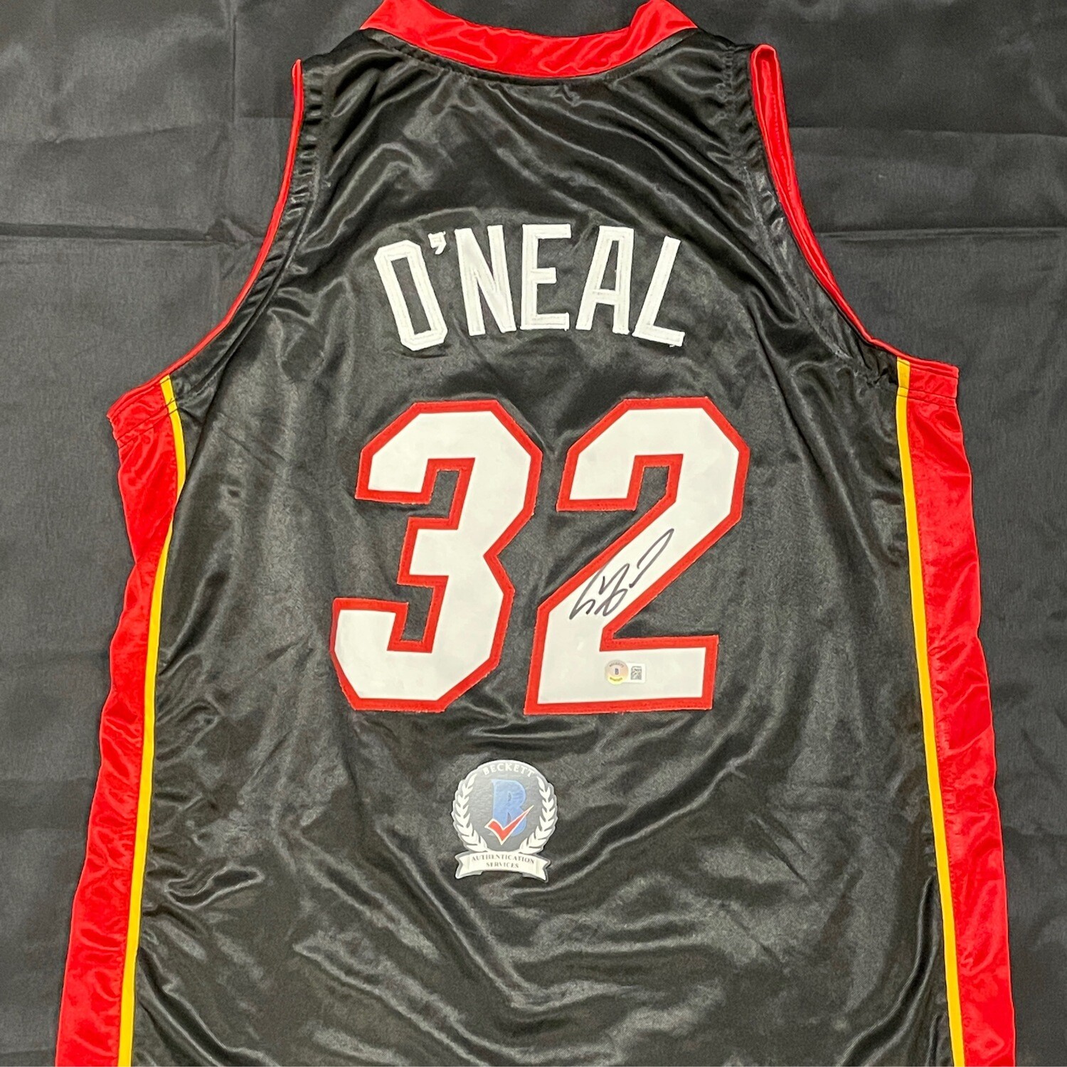Shaquille O’Neal Black Miami Heat Beckett Authenticated Autographed Jersey