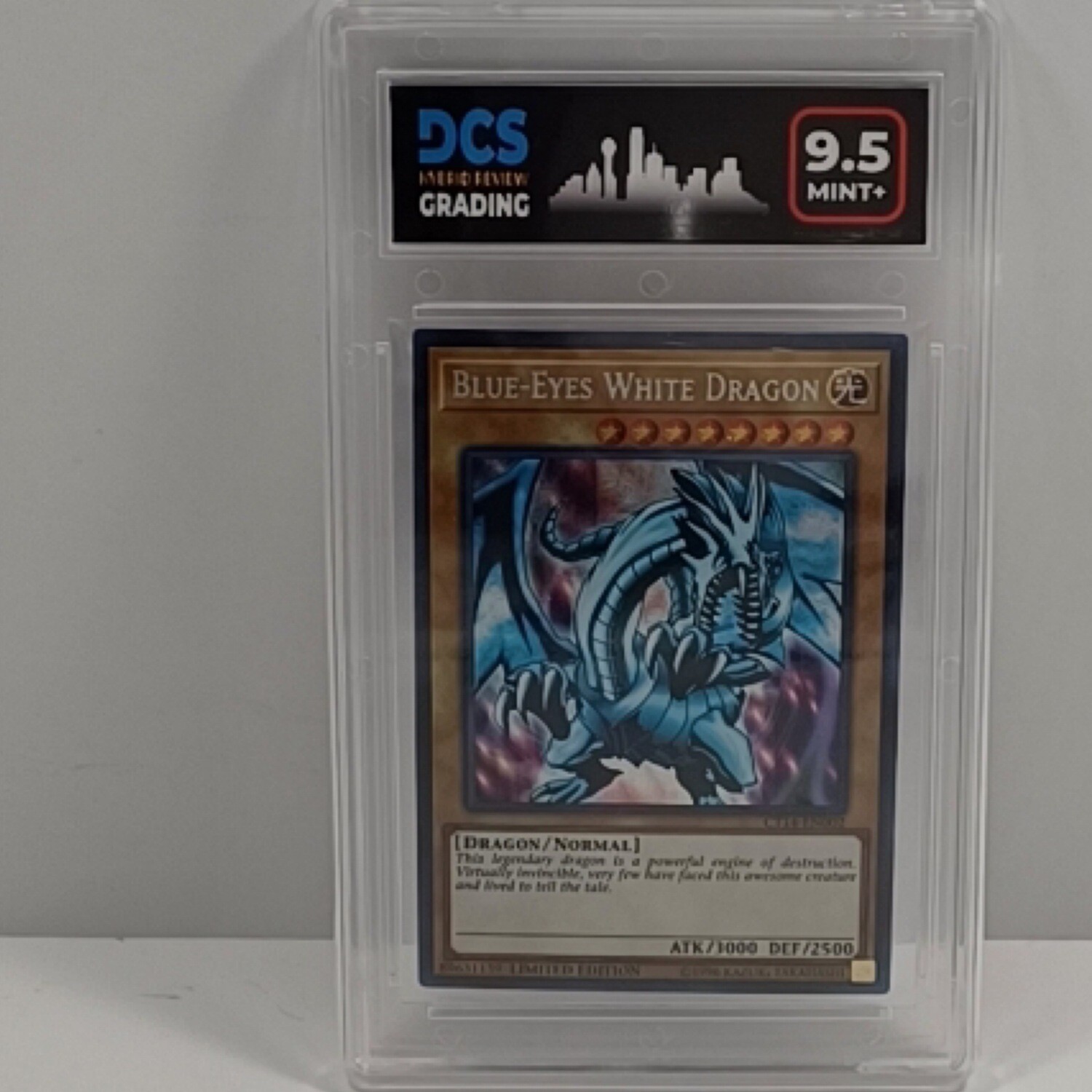 2017 YU-GI-OH! #EN002 BLUE-EYES WHITE DRAGON MEGA TINS  DCS9.5