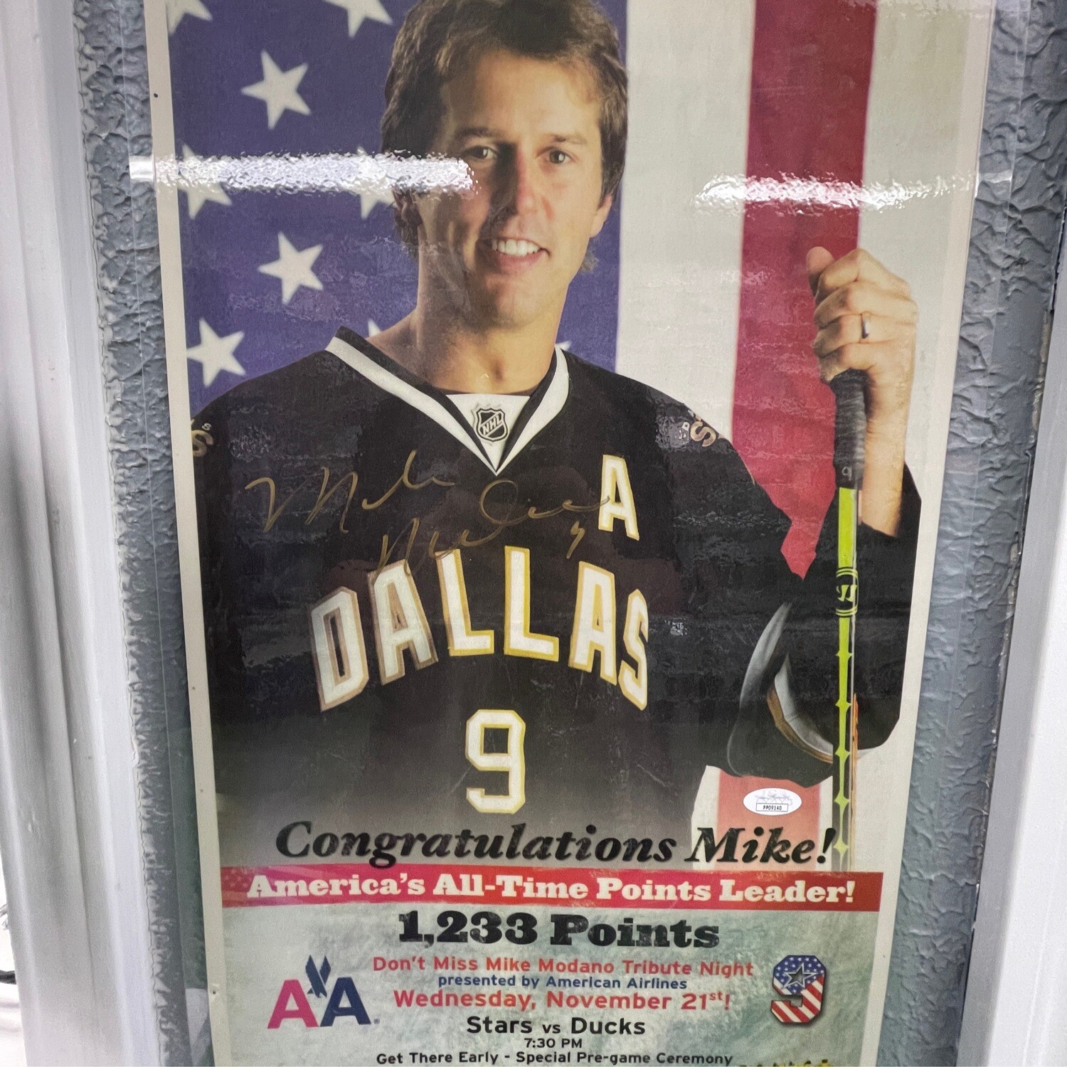 Mike Modano Dallas Stars Dallas Morning News All-Time Points Leader JSA Authenticated Autographed Memorabilia 