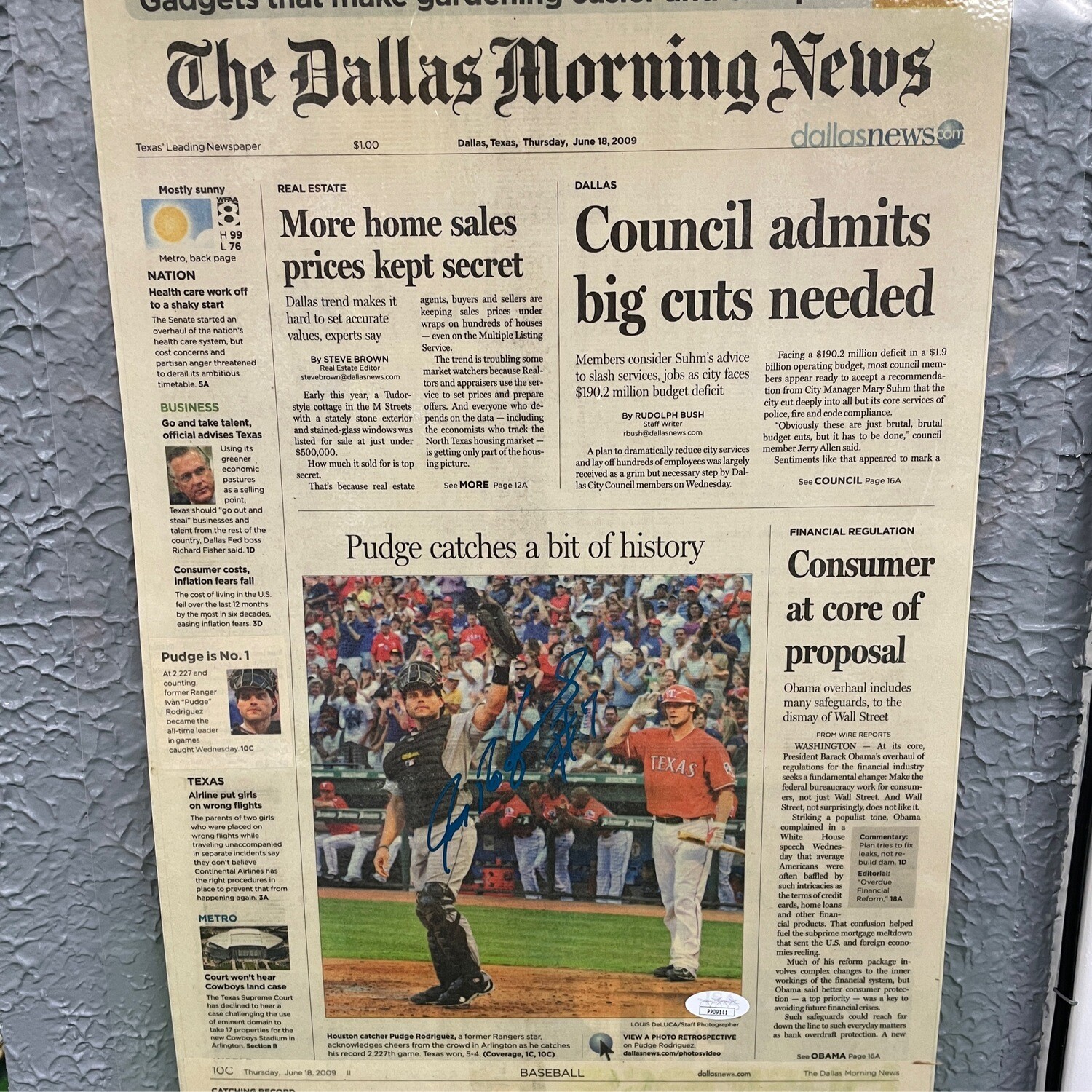 Pudge Rodriguez Signed Laminated Dallas Morning News Record Breaking JSA Authenticated memorabilia