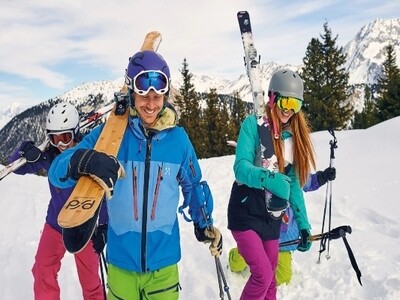 Adult (ages 18-64) Bundles, Peak Season