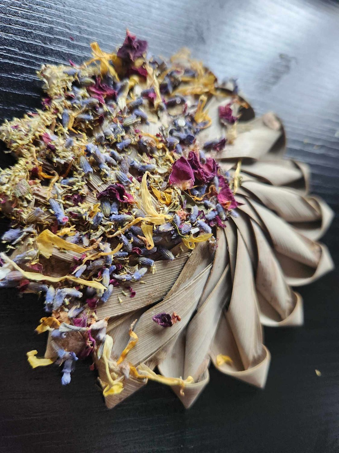 MoSuKi - Floral palm leave flower