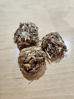 MoSuKi Rabbit or Guinea Pig Treats -  Mini Banana &amp; Blueberry Bites - 16 pieces