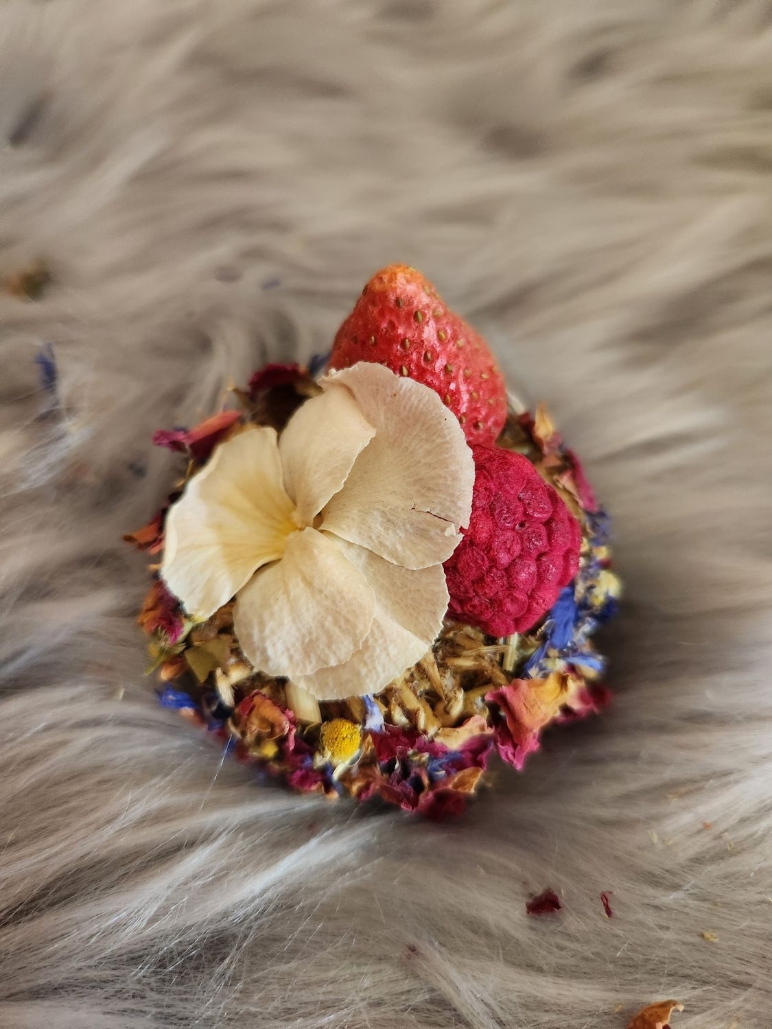 MoSuKi  Cake - Raspberry ,Strawberry &amp; Pansies ( blue cornflower, rose ,chamomille)