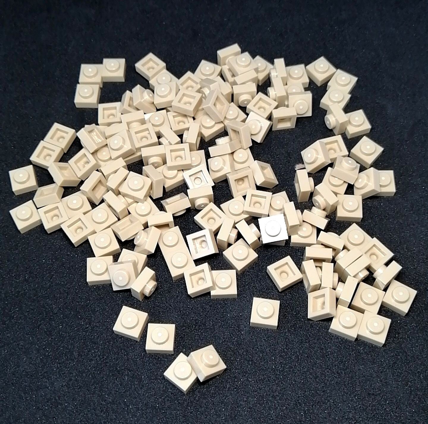 100 x Beige/Tan