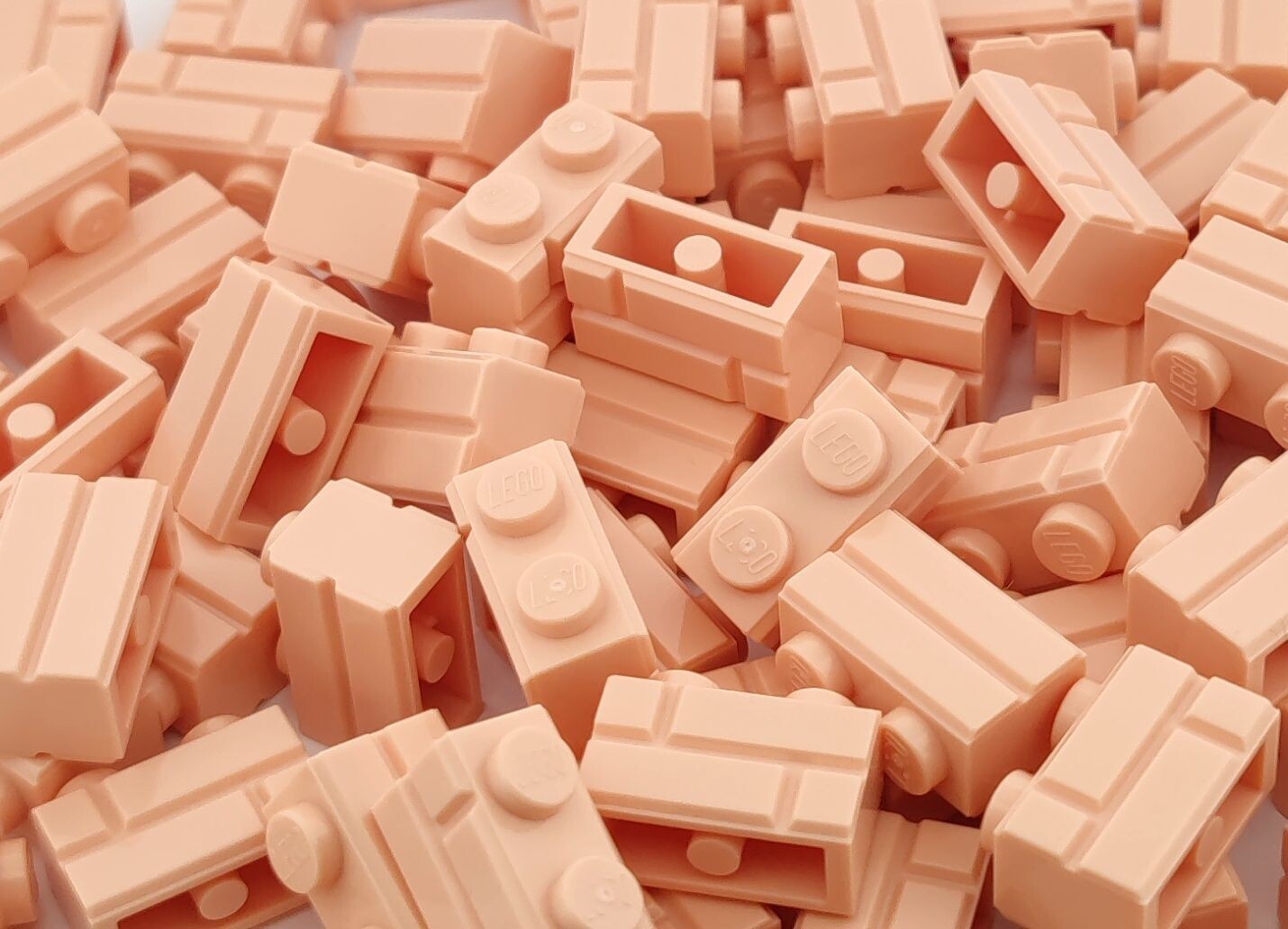 100 x Light Nougat