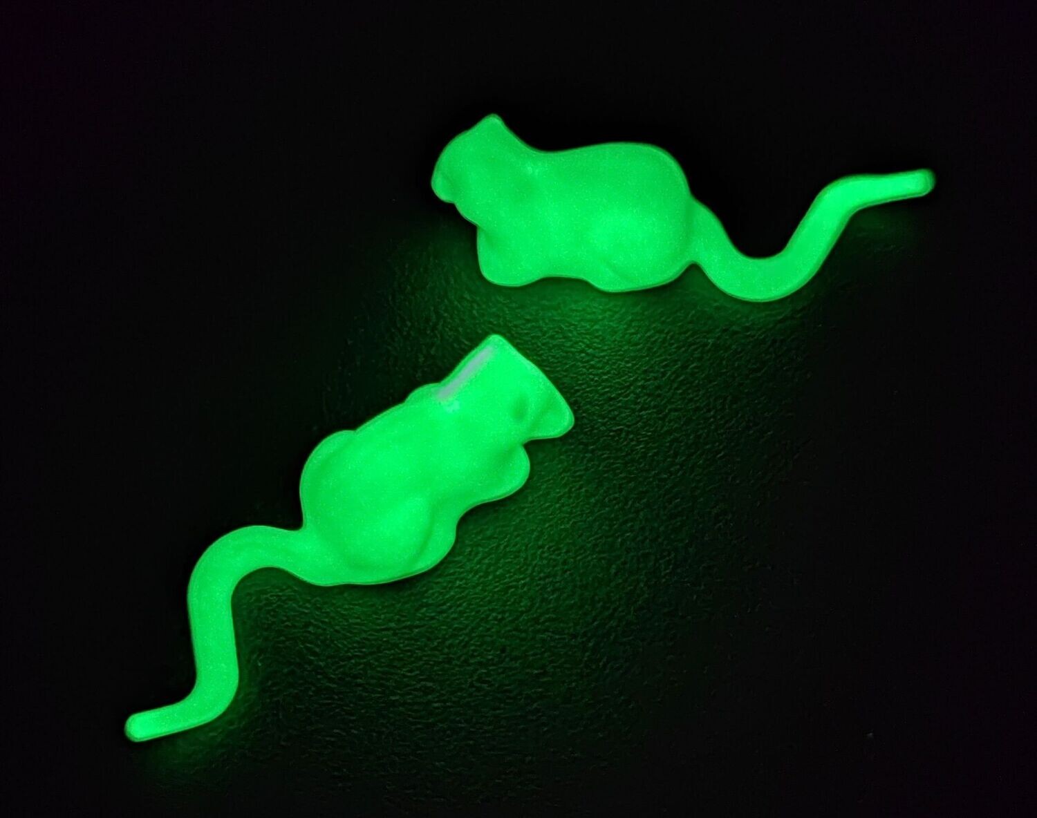 2 x Glow in the dark