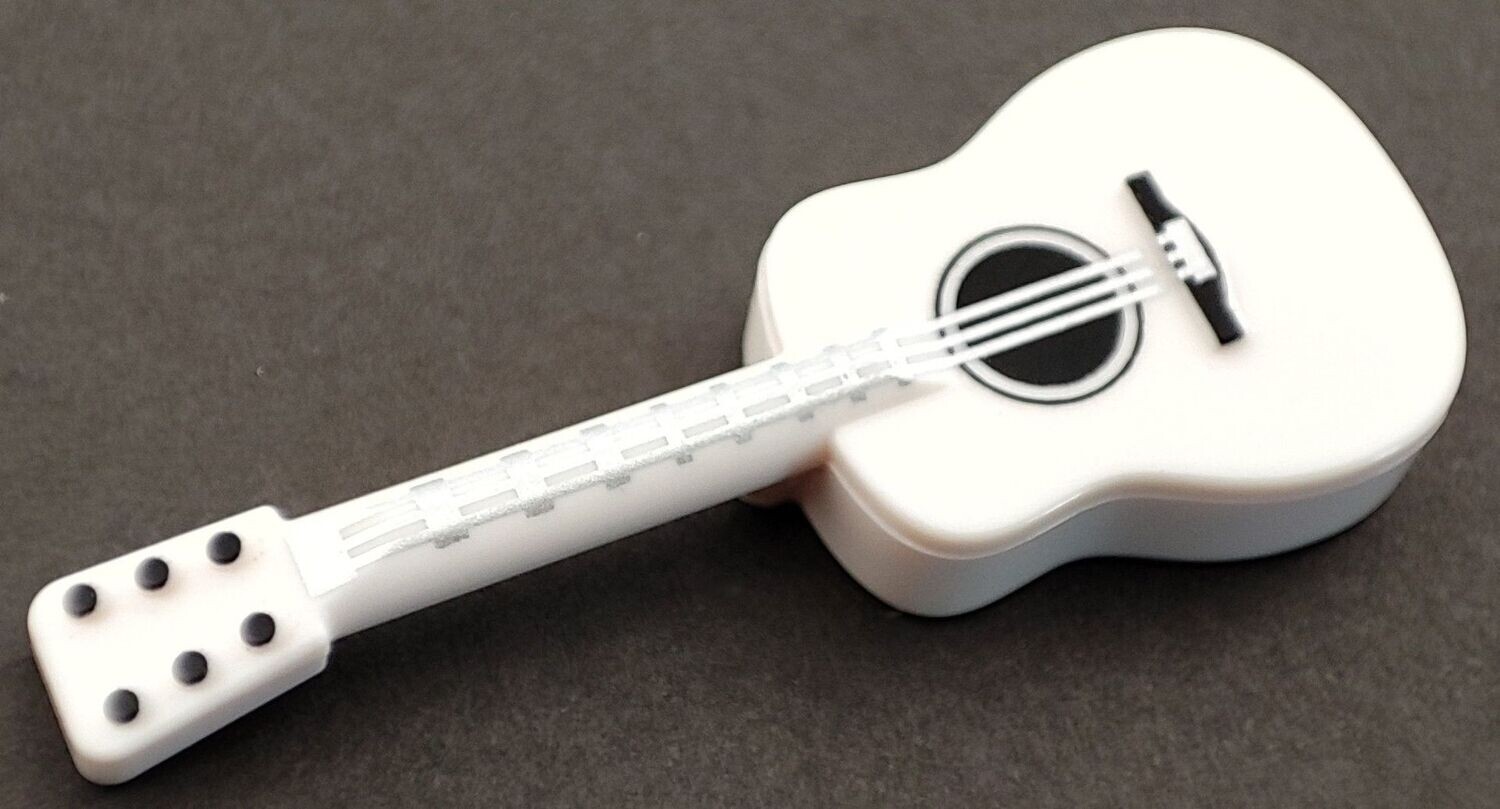 Akustikgitarre in Weiß