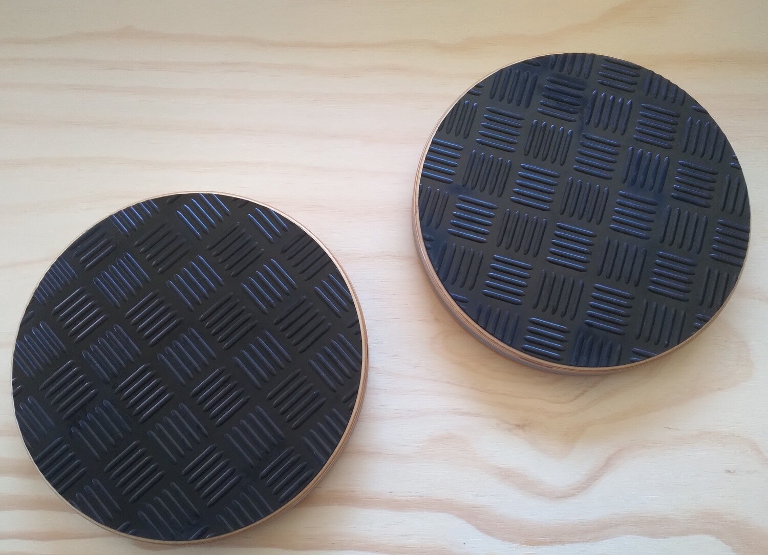 Rotator disc pair with non slip rubber