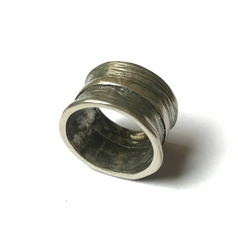 Ring in massief zilver - Jéh (Nederland)