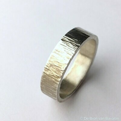 ring in massief zilver m/lichte ribbel- Sofie Vanoosthuyse (België)