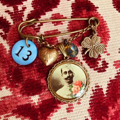 Broche ‘Bombay' - Les Cakes de Bertrand Broche ‘Bombay' - Les Cakes de Bertrand