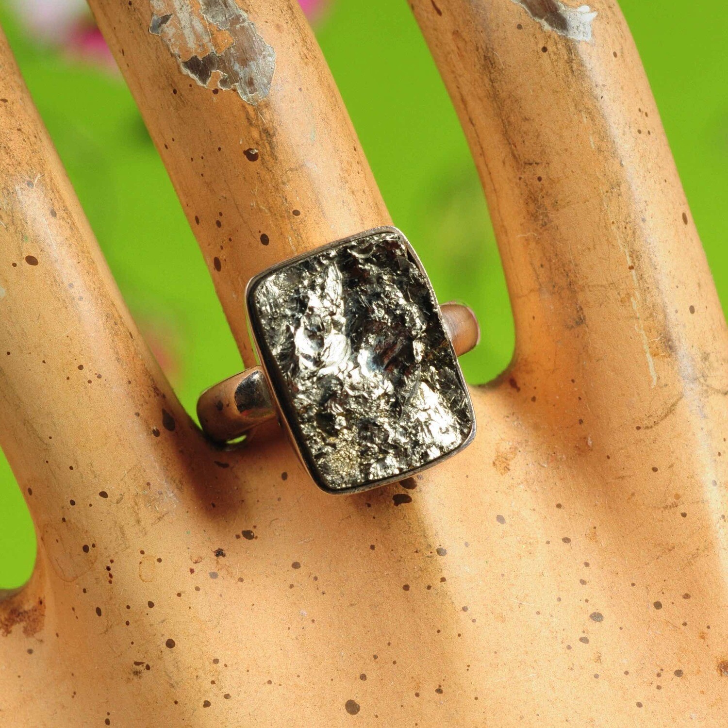 Ring in massief zilver m/pyriet mineraal - Maat 59,5