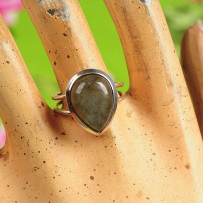 Ring in massief zilver m/cabochon van labradoriet - Maat 58