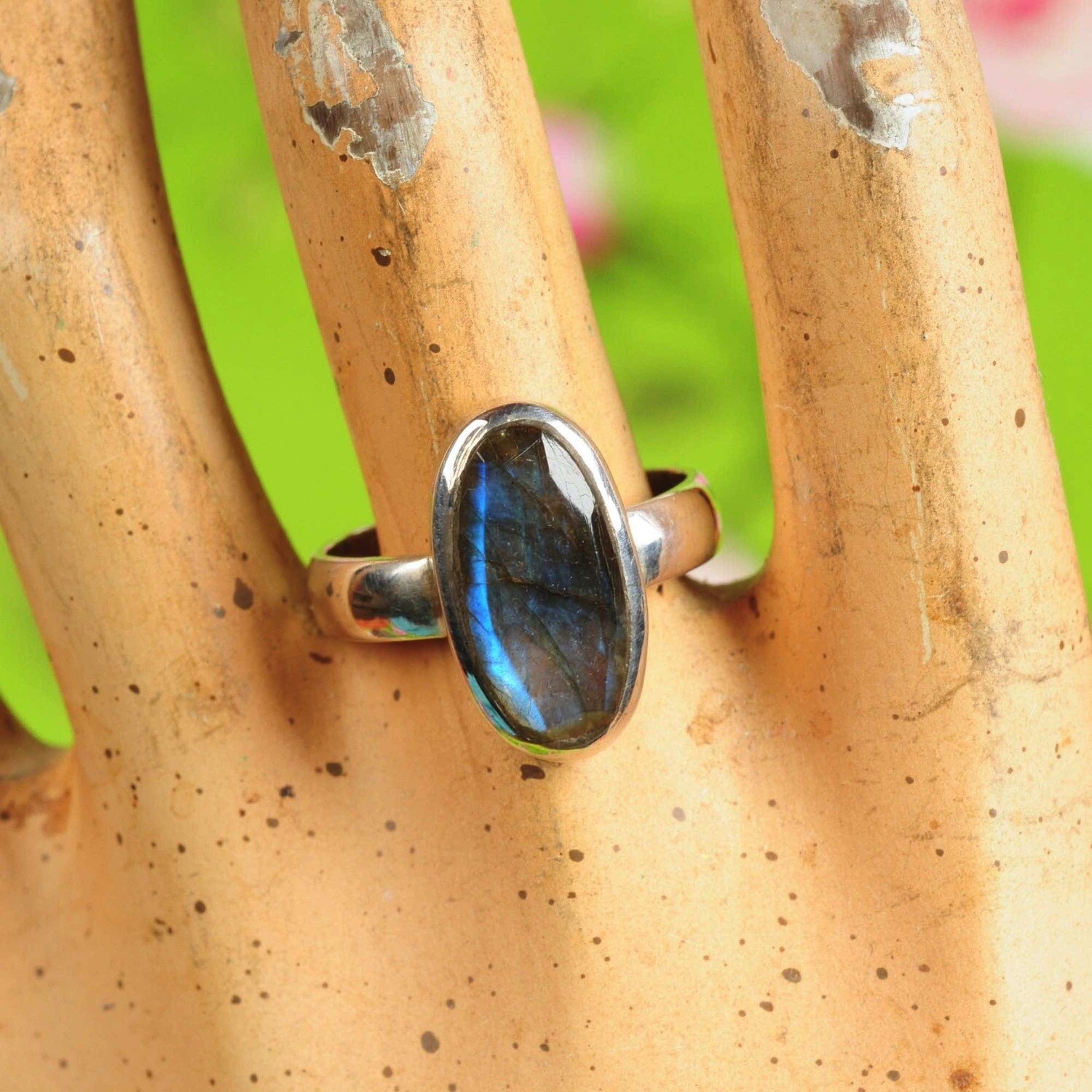 Ring in massief zilver m/labradoriet - Maat 59