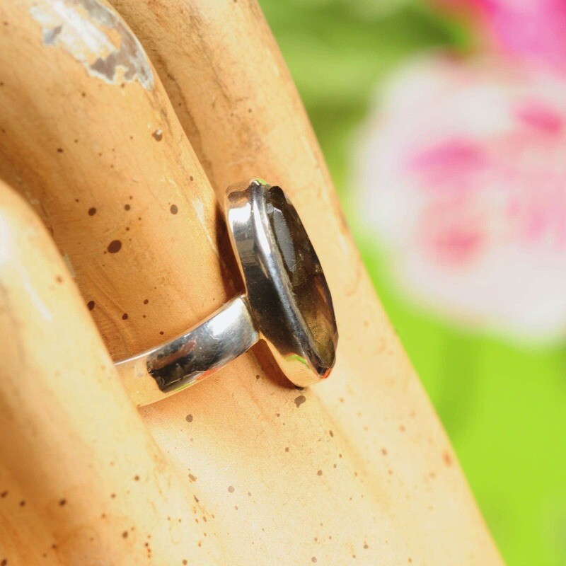 Ring in massief zilver m/labradoriet - Maat 59