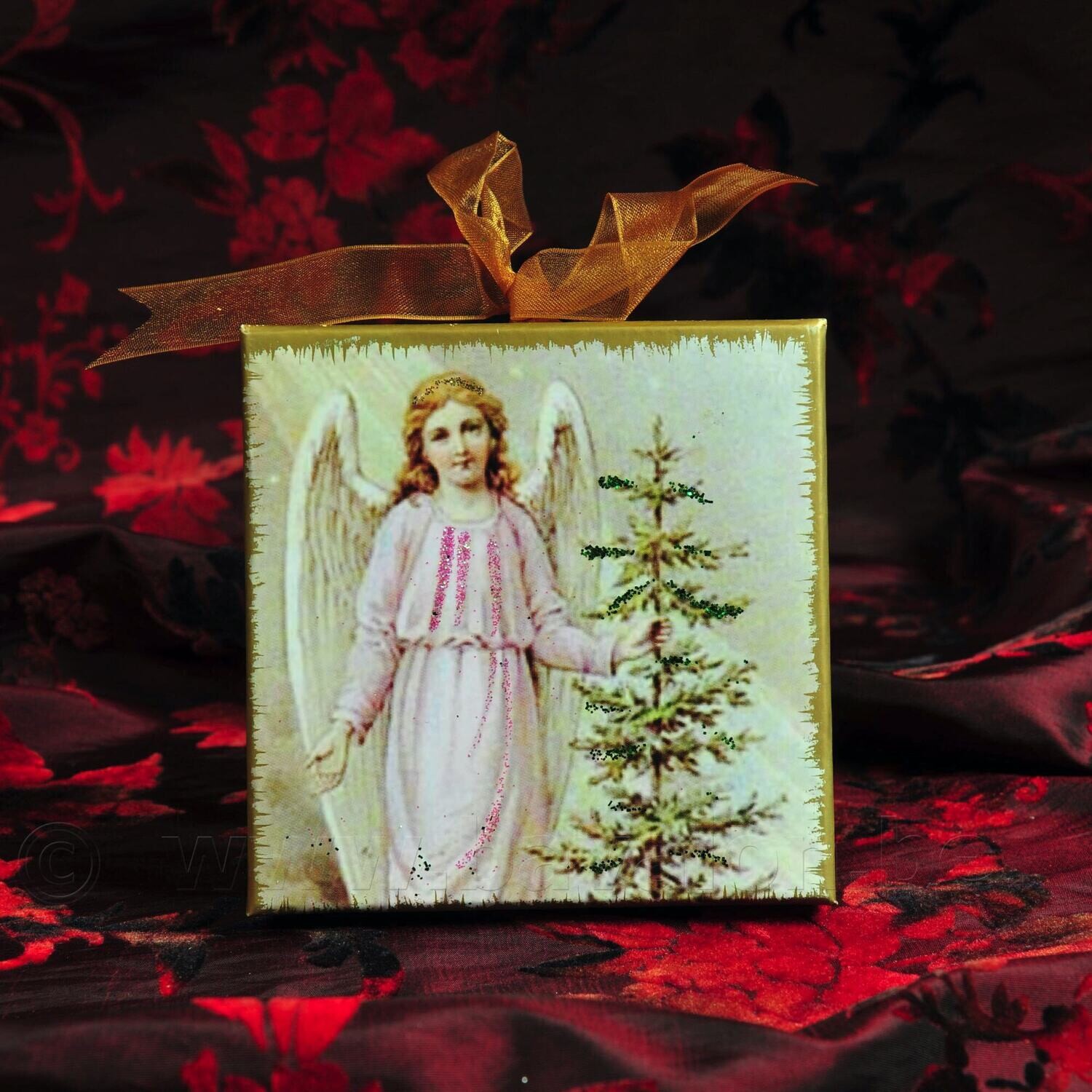 Kerst-doosje vierkant 10cm met vintage afbeelding engel en spar versierd met glitter