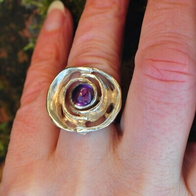 Ring in massief zilver met amethyst cabochon - Ralf De Burchgrave (België)