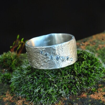 Ring in massief zilver met 7 briljantjes - Ralf De Burchgrave (België)