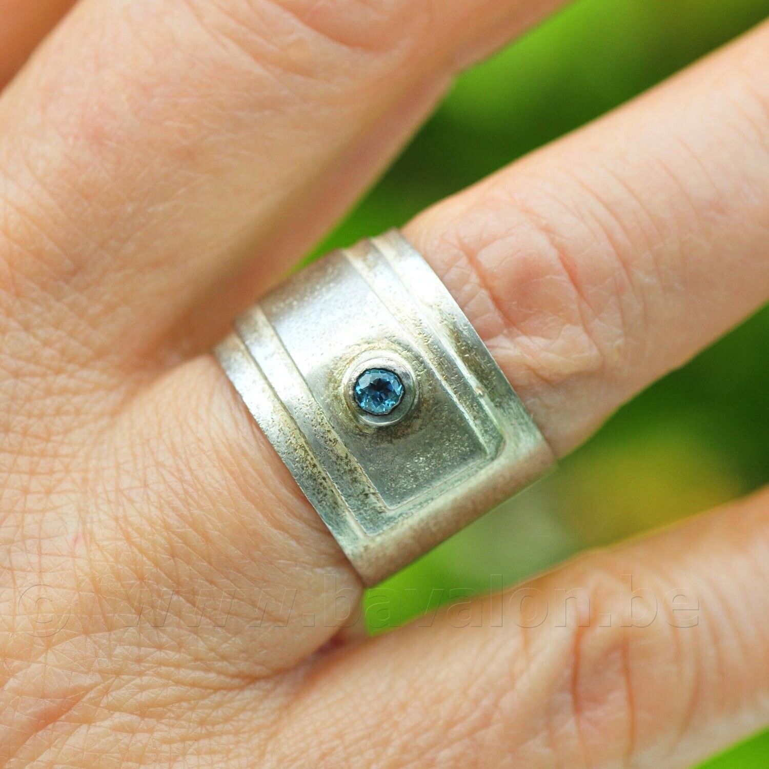 Ring in massief zilver met topaas - Maynie Malan (België)