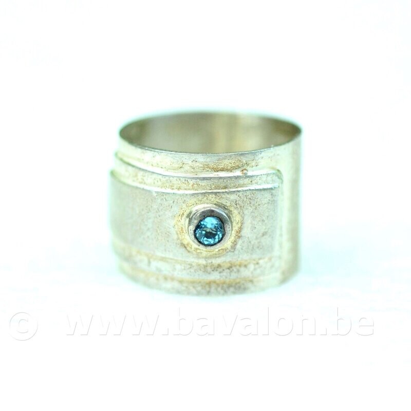 Ring in massief zilver met topaas - Maynie Malan (België)