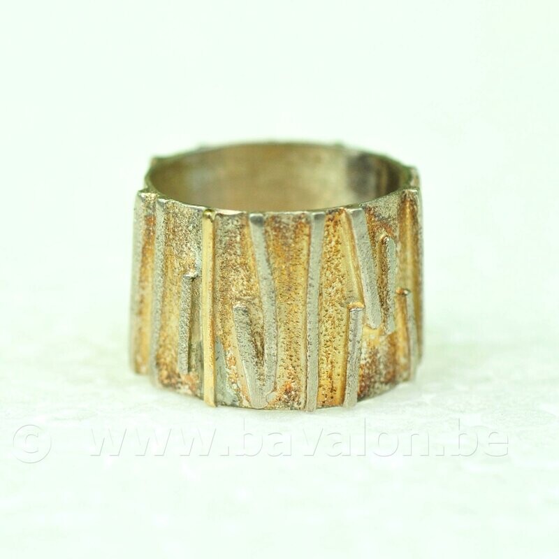 Ring in massief zilver met een staafje in 18kt goud - Maynie Malan (België)