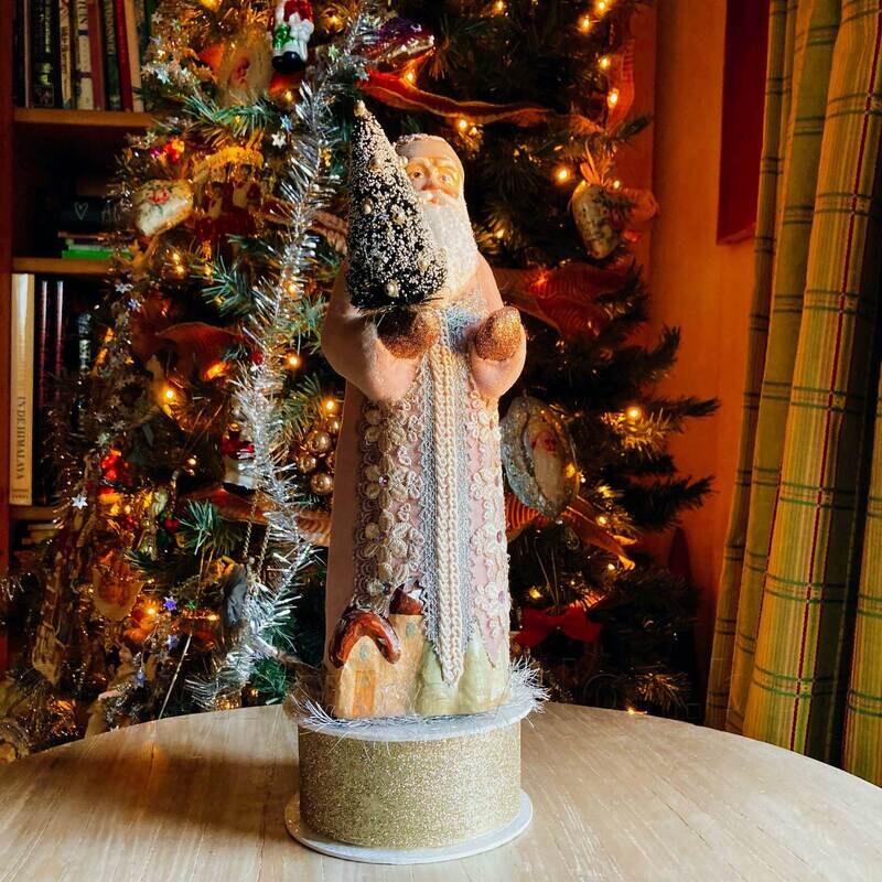 Kerstman vintage velvet met broderie op rond doosje - 35 cm