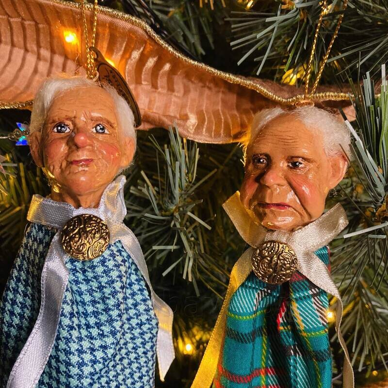 Kerst-hanger opa en oma-snoepzakje  - 20 cm - set van 2