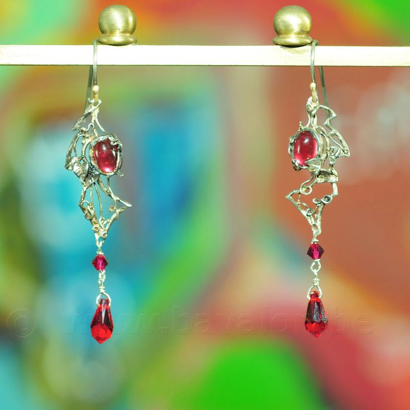 Oorring in massief zilver - Josiane Douchamps (België) Oorring in massief zilver - Josiane Douchamps (België)