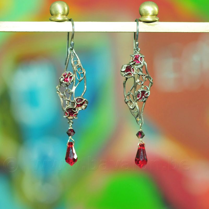 Oorring in massief zilver - Josiane Douchamps (België) Oorring in massief zilver - Josiane Douchamps (België)