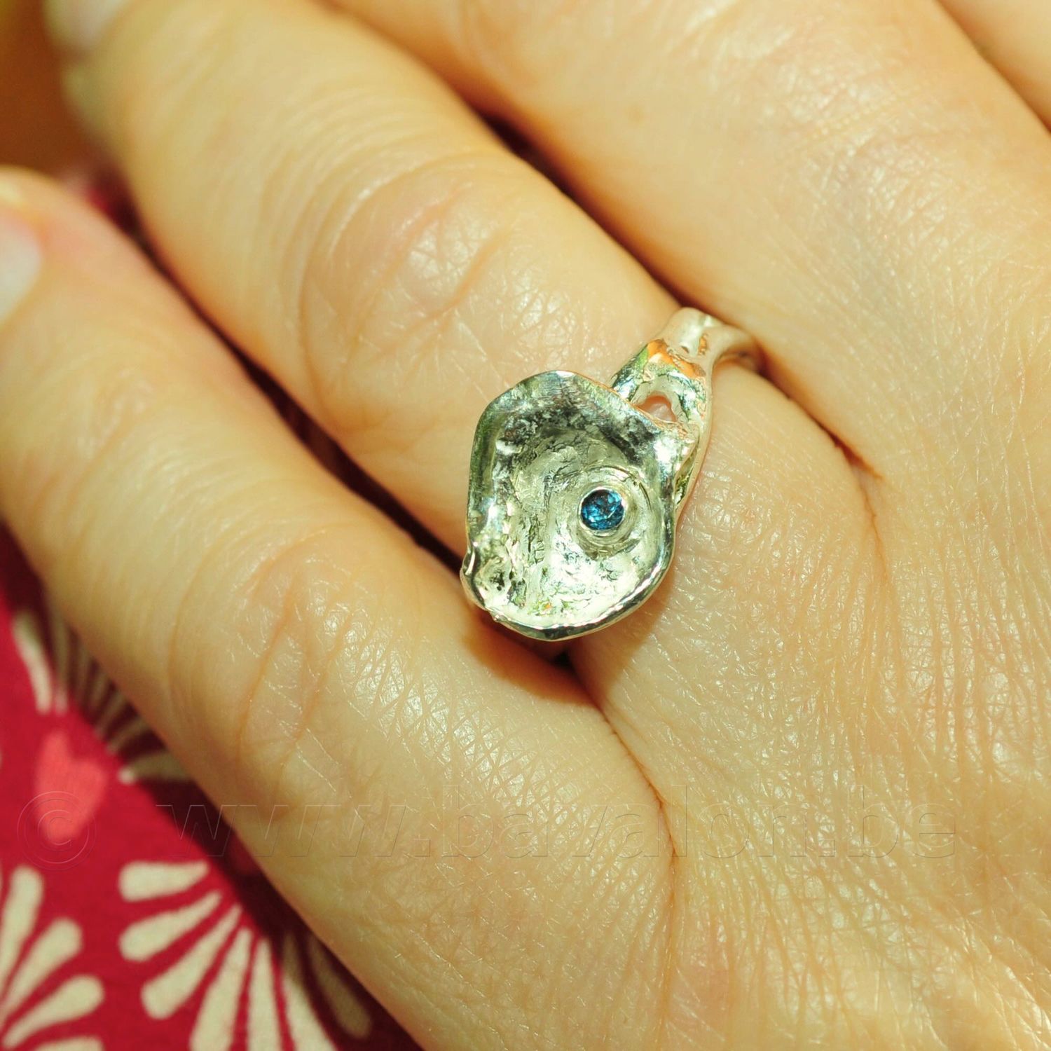 Ring in massief zilver met topaas - Josiane Douchamps (België) Ring in massief zilver met topaas - Josiane Douchamps (België)