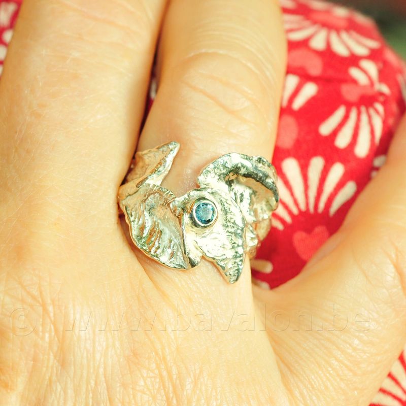 Ring in massief zilver met topaas - Josiane Douchamps (België) Ring in massief zilver met topaas - Josiane Douchamps (België)