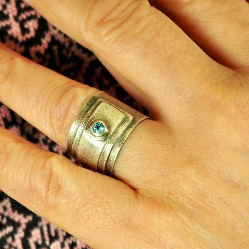 Ring in massief zilver met topaas - Maynie Malan (België)