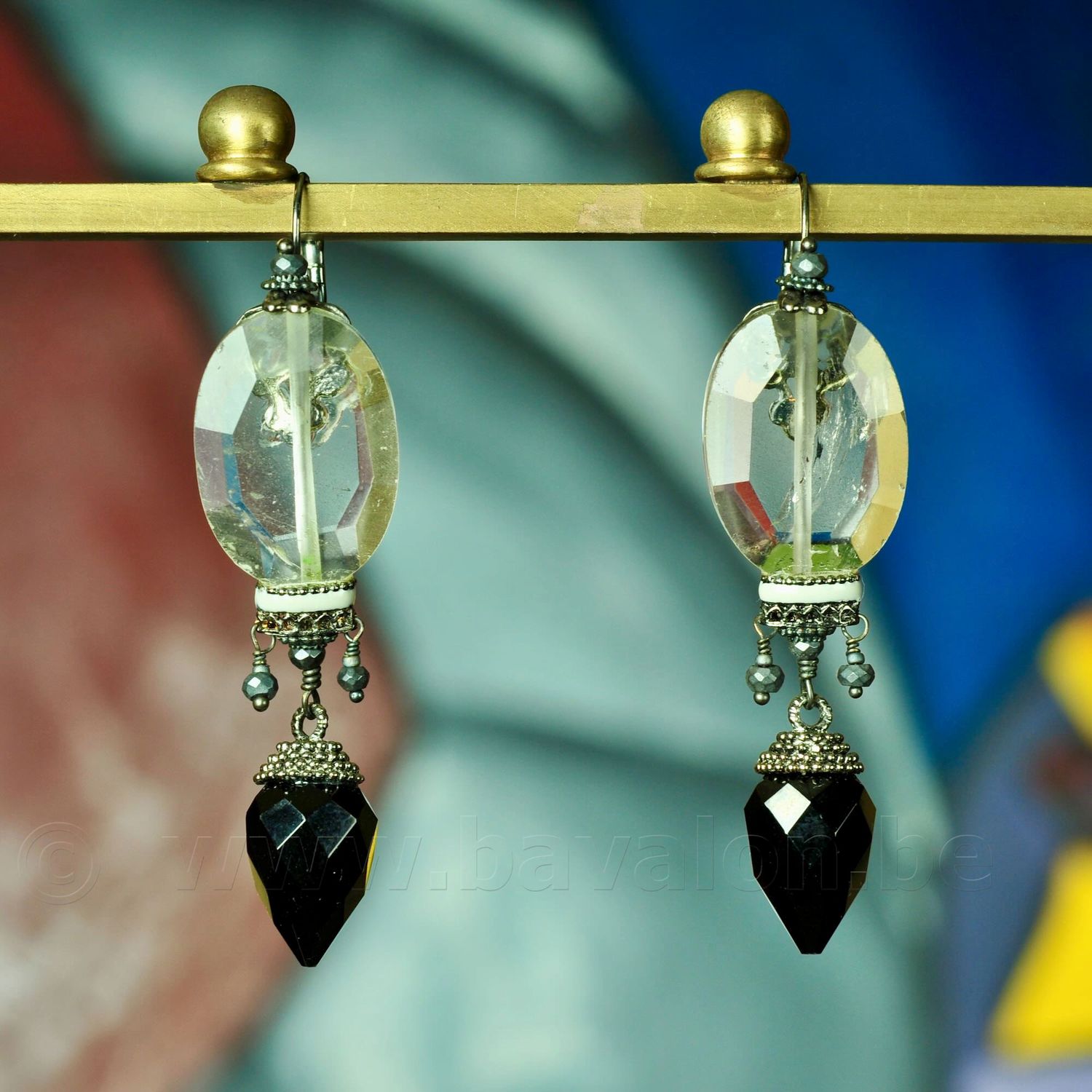 Oorringen - Satellite Paris