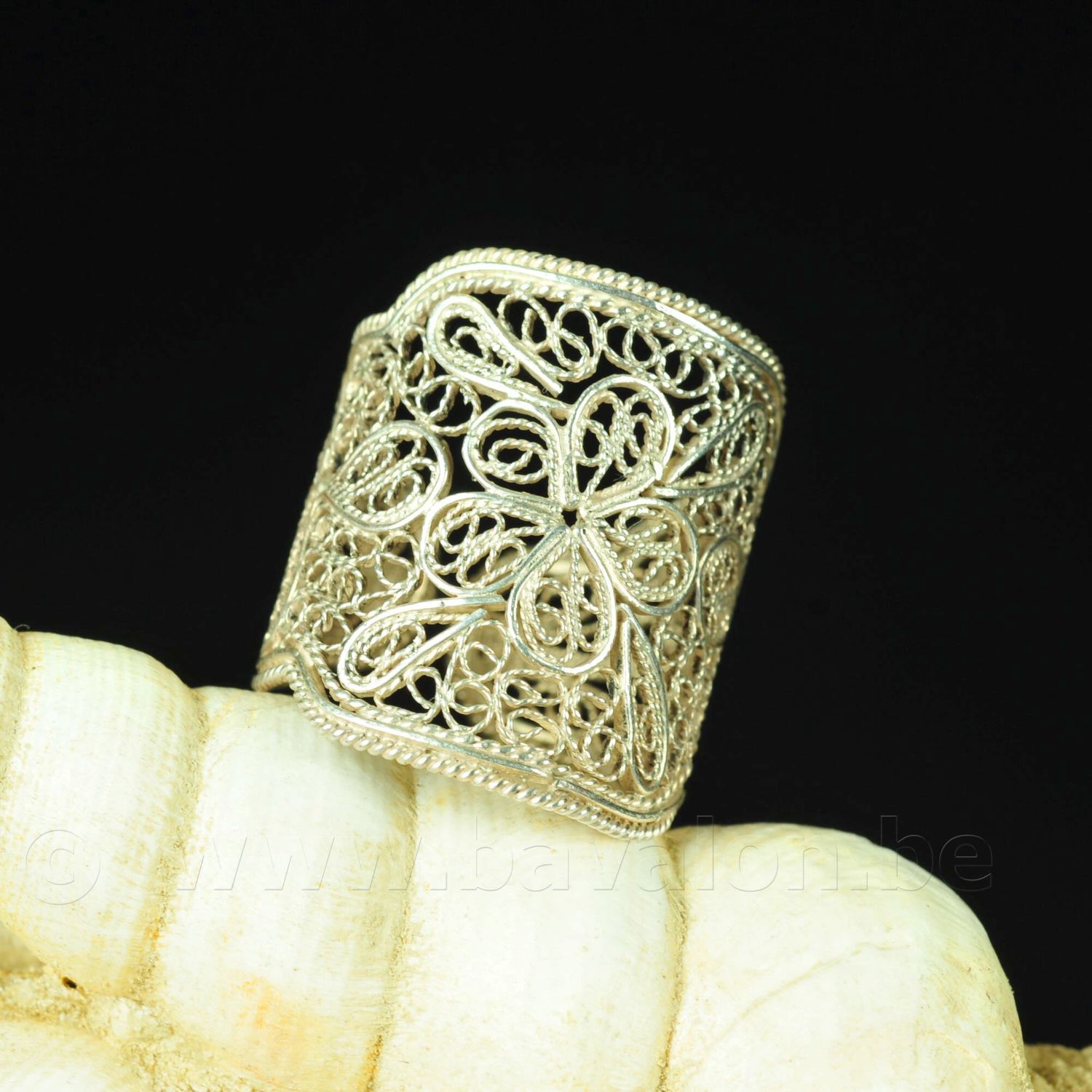 Ring in massief filigraan zilver (uni-maat) - Yvone Christa (New York)