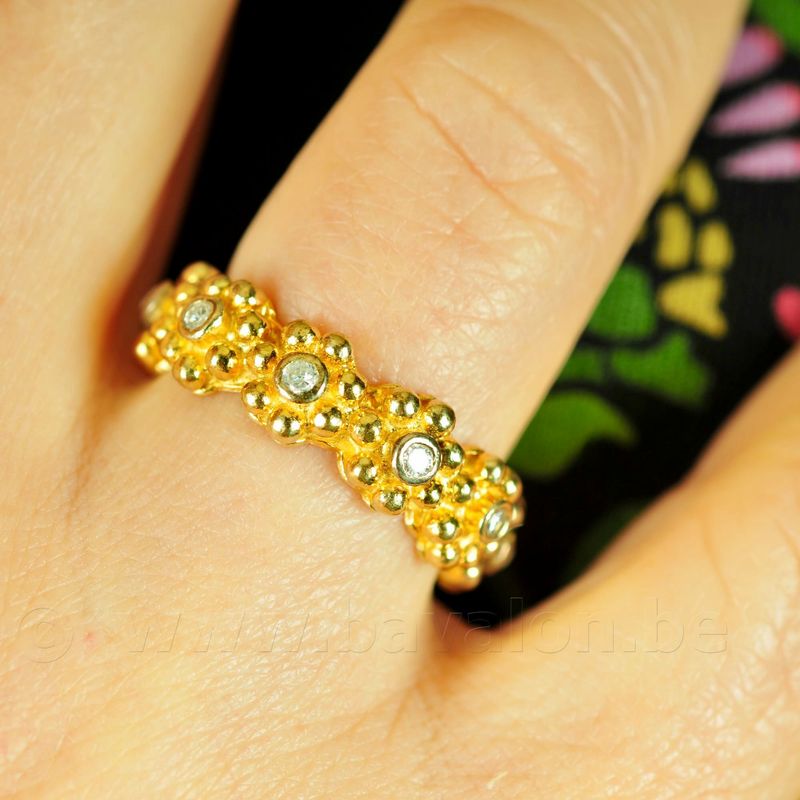 Ring &#39;Flora&#39; met zirkonium steentjes in massief zilver - verguld 24kt goud - Carré Copenhagen (Denemarken)