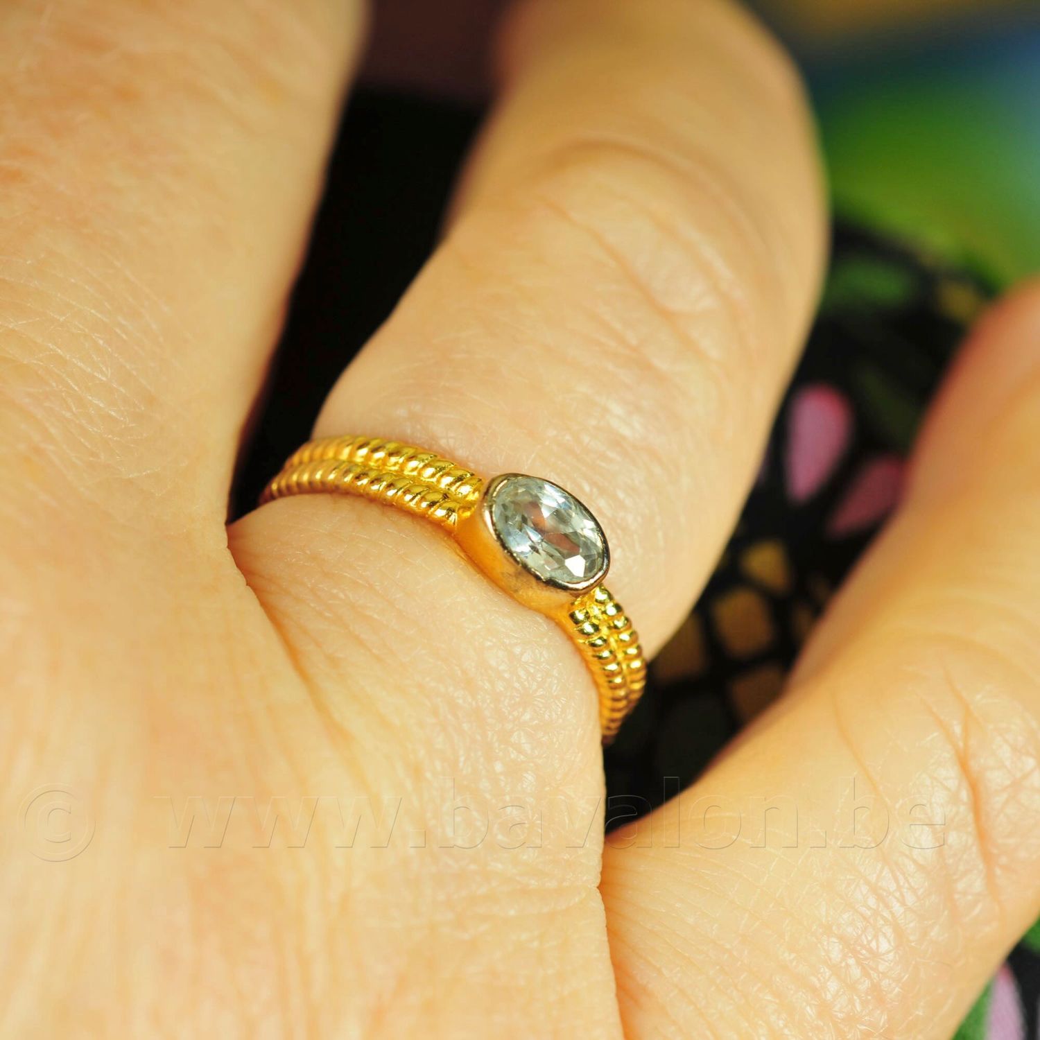 Ring met ovale zirkonium - massief zilver - verguld 24kt goud - Carré Copenhagen (Denemarken) Ring met ovale zirkonium - massief zilver - verguld 24kt goud - Carré Copenhagen (Denemarken)