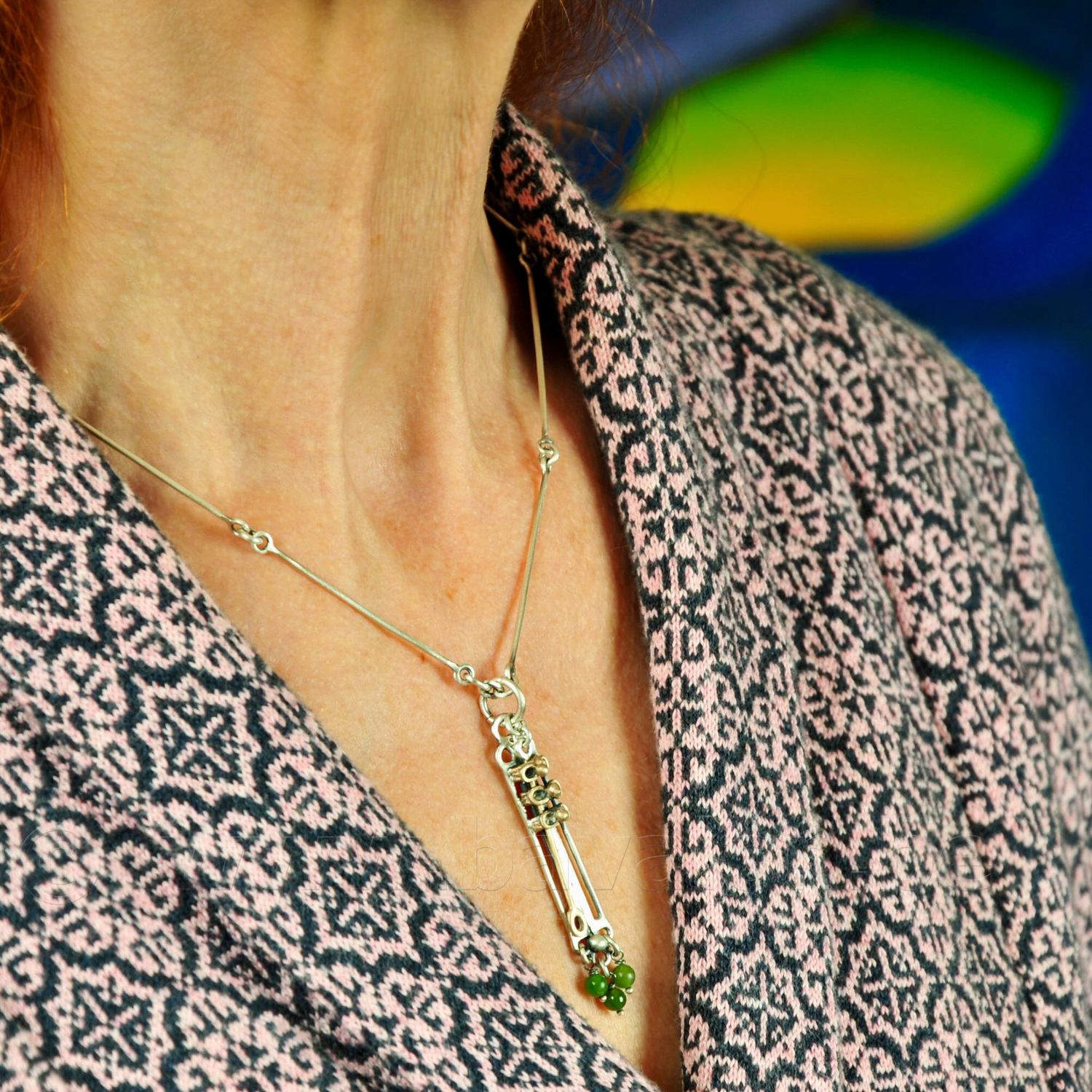 Halssieraad in massief zilver patina grijs - jade - Lize Mommaerts