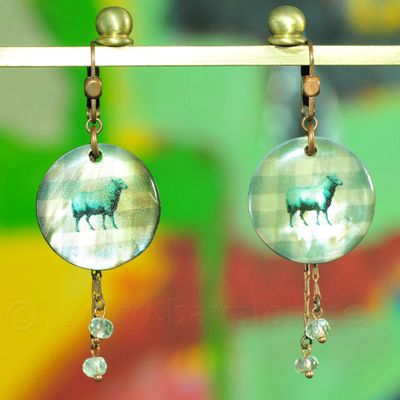 Oorringen nacre met retro print schaap - Titli