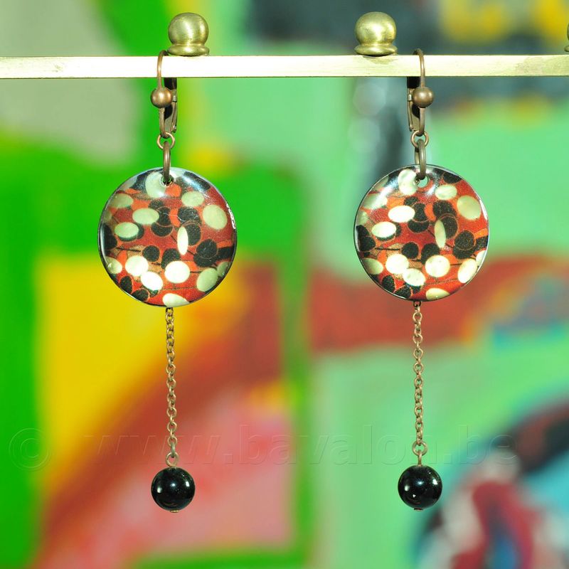 Oorringen nacre met retro print 'wilde erwt' - Titli Oorringen nacre met retro print 'wilde erwt' - Titli