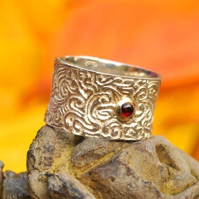 Ring in massief zilver m/1 granaat cabochon in goud - Ralf De Burchgrave (België)