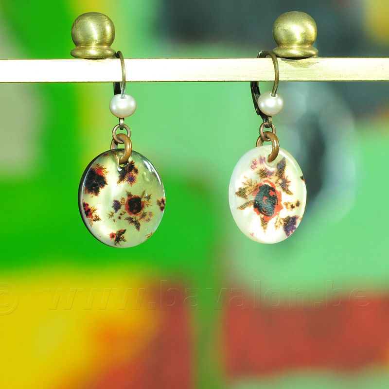 Oorringen nacre met retro print 'coeur de rose' - Titli