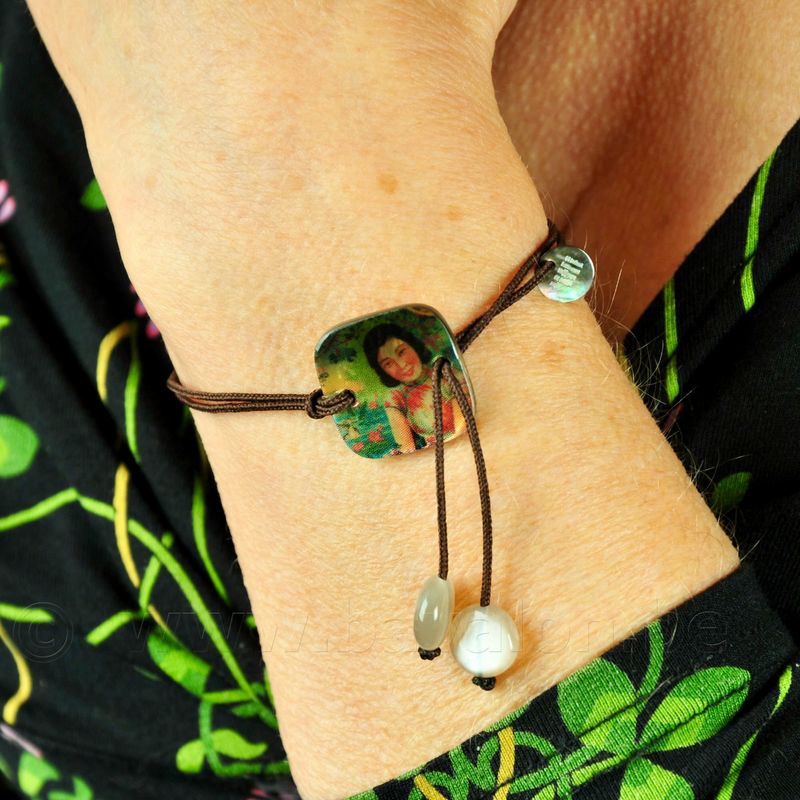 Polssieraad nacre met retro print 'Piupiu' en mineraal - Titli Polssieraad nacre met retro print 'Piupiu' en mineraal - Titli