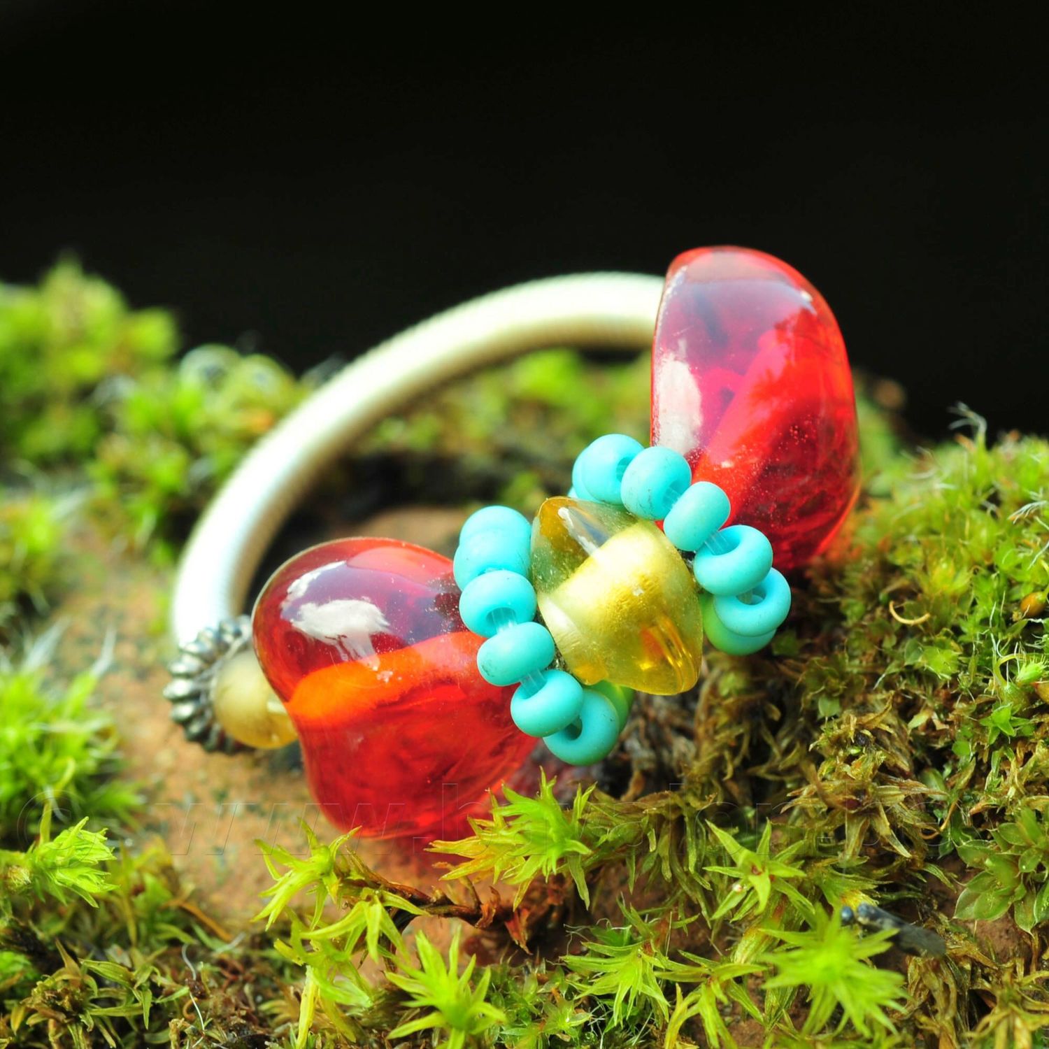 Ring in gekleurd hars - Maat 56