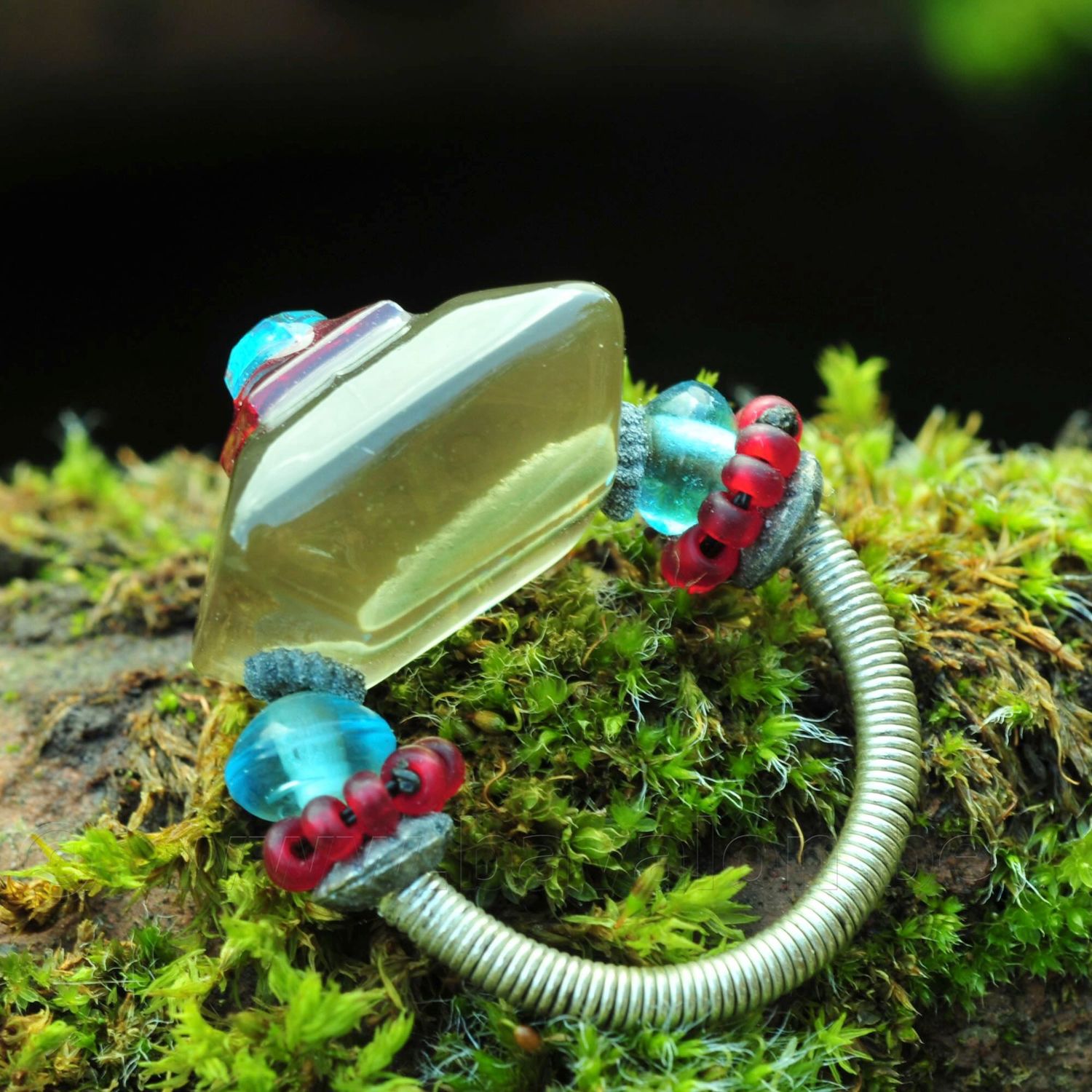 Ring in gekleurd hars - Maat 59