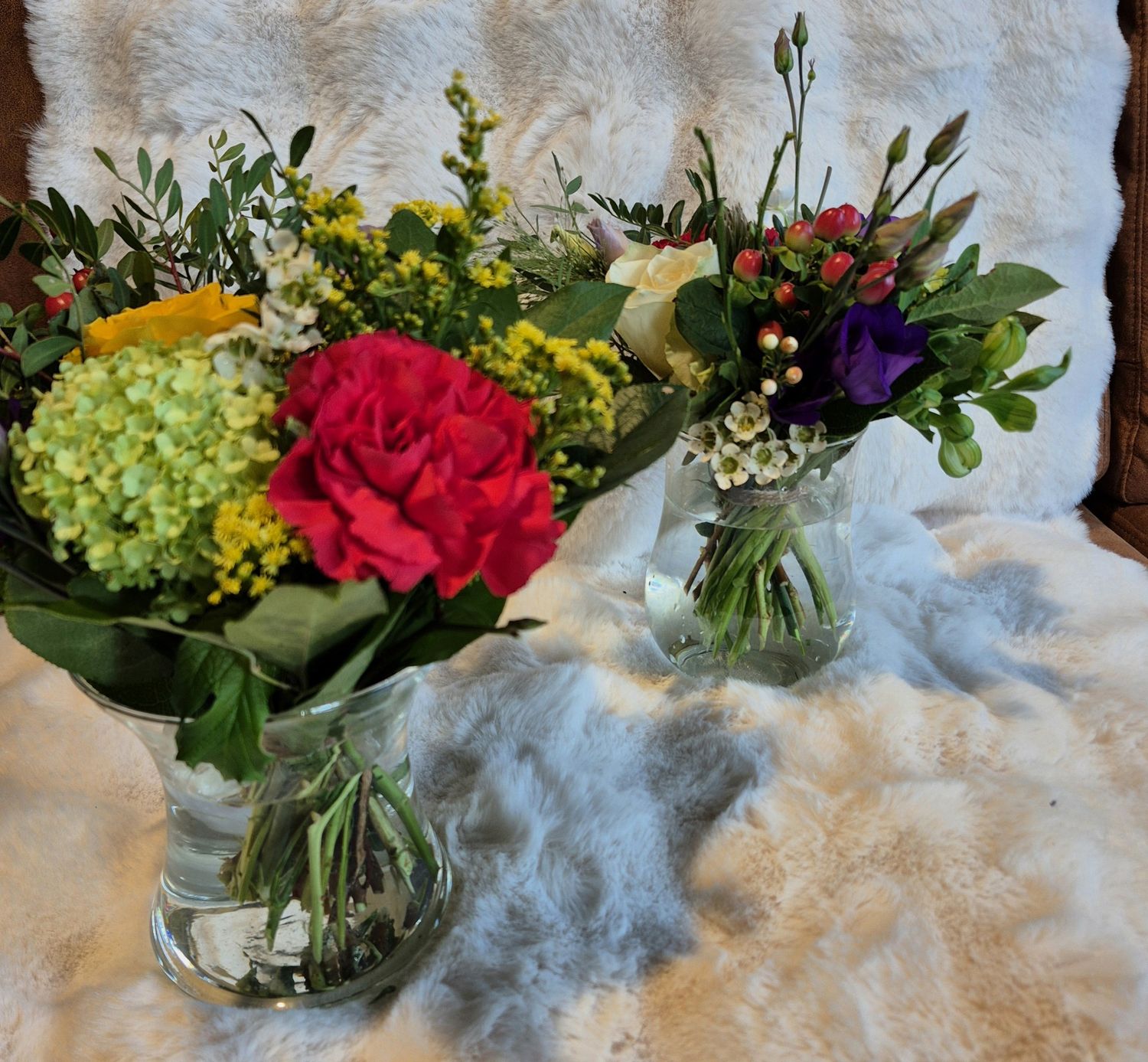 GLASVAASJE MET SNOEZIG BOEKETJE