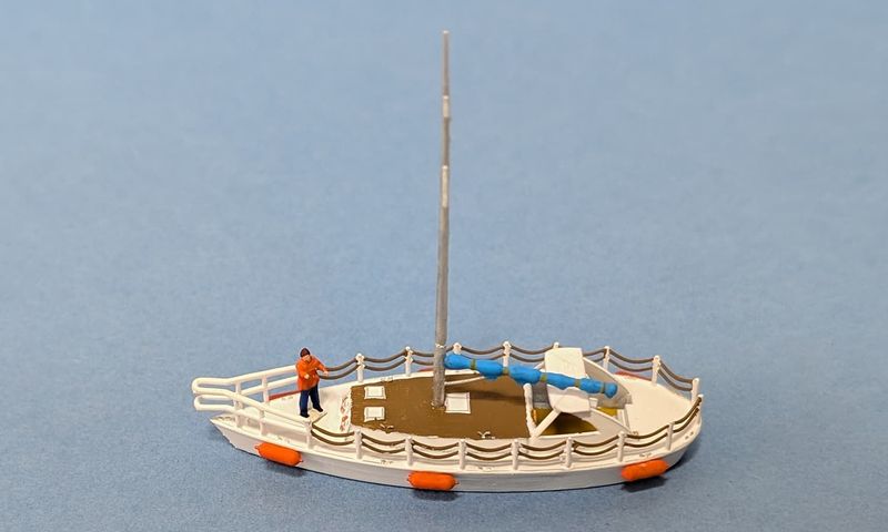 Segelyacht mit zwei Segelvarianten Spur N Segelyacht mit zwei Segelvarianten Spur N