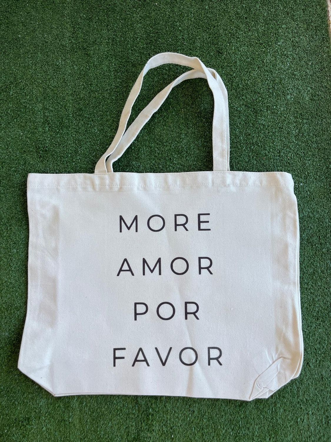Tote More amor por favor