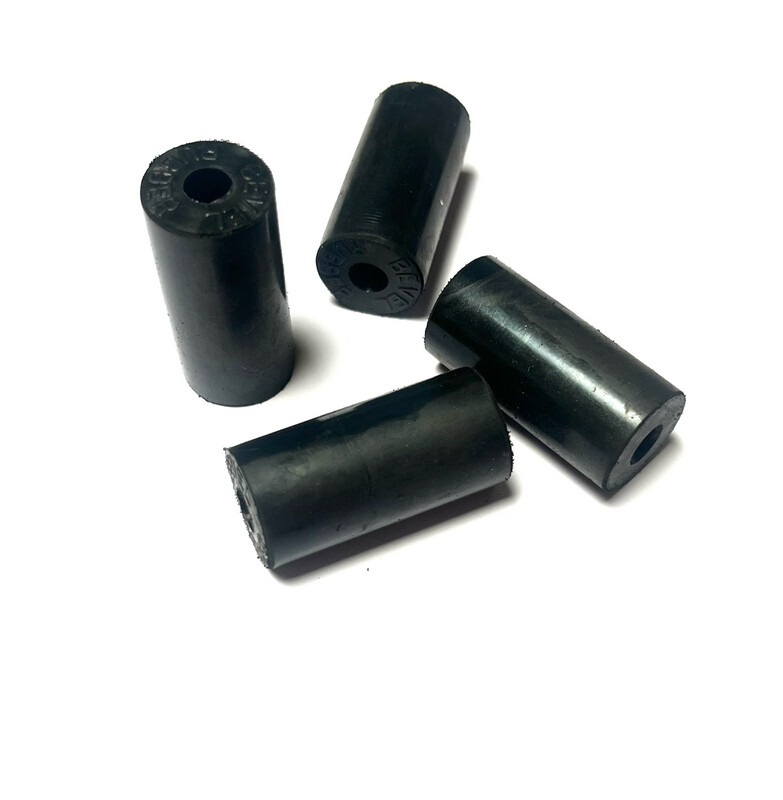 860 GT/900 GTS Side cover Standoffs