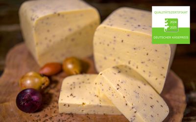 Biokäse - Hofkäse mit Kümmel Biokäse - Hofkäse mit Kümmel